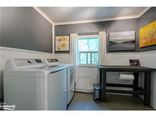 1290 Olde Base Line, Caledon, ON - Indoor Photo Showing Laundry Room