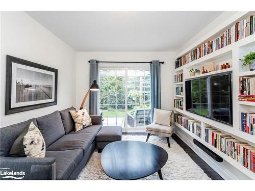 145 Wycliffe Cove, Victoria Harbour, ON - Indoor Photo Showing Living Room