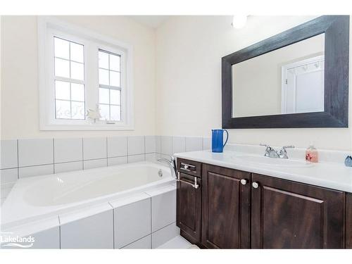 145 Wycliffe Cove, Victoria Harbour, ON - Indoor Photo Showing Bathroom