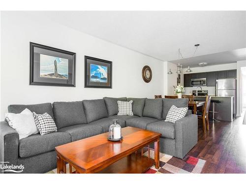 202-4 Brandy Lane Drive, Collingwood, ON - Indoor Photo Showing Living Room