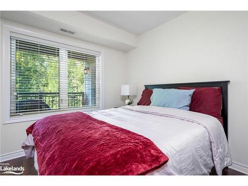 202-4 Brandy Lane Drive, Collingwood, ON - Indoor Photo Showing Bedroom