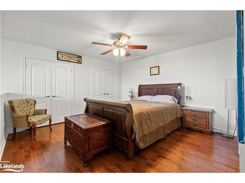 31 Royal Beech Drive, Wasaga Beach, ON - Indoor Photo Showing Bedroom