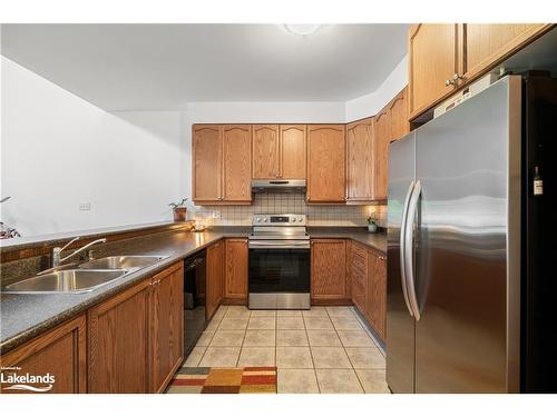 31 Royal Beech Drive, Wasaga Beach, ON - Indoor Photo Showing Kitchen With Double Sink