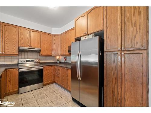 31 Royal Beech Drive, Wasaga Beach, ON - Indoor Photo Showing Kitchen