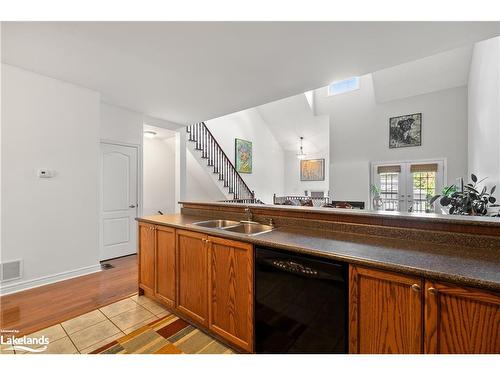 31 Royal Beech Drive, Wasaga Beach, ON - Indoor Photo Showing Kitchen With Double Sink