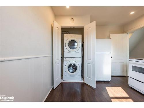 162 Avondale Street, Hamilton, ON - Indoor Photo Showing Laundry Room