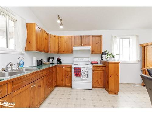 51 Raglan Street, Collingwood, ON - Indoor Photo Showing Kitchen With Double Sink