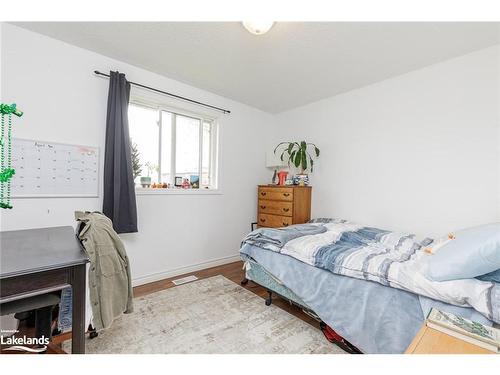 51 Raglan Street, Collingwood, ON - Indoor Photo Showing Bedroom