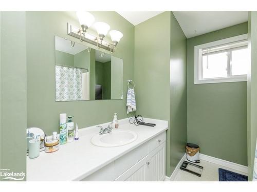 51 Raglan Street, Collingwood, ON - Indoor Photo Showing Bathroom