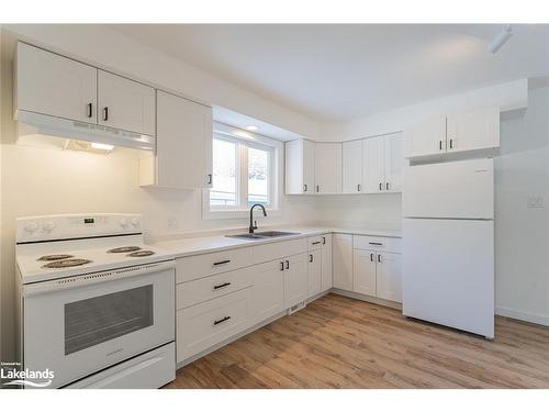 2792 Muskoka Road 117, Baysville, ON - Indoor Photo Showing Kitchen