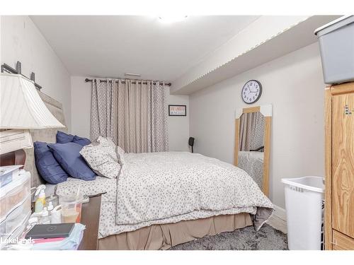 31 Courtice Crescent, Collingwood, ON - Indoor Photo Showing Bedroom