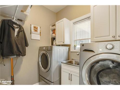 65 Mourning Dove Trail, Tiny, ON - Indoor Photo Showing Laundry Room