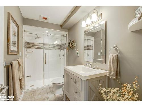 65 Mourning Dove Trail, Tiny, ON - Indoor Photo Showing Bathroom