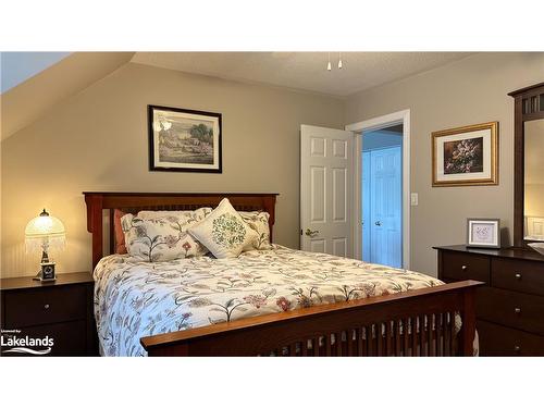 345 Puddicombe Road, Midland, ON - Indoor Photo Showing Bedroom