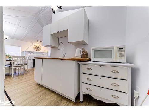 278 Coastline Drive, Wasaga Beach, ON - Indoor Photo Showing Kitchen