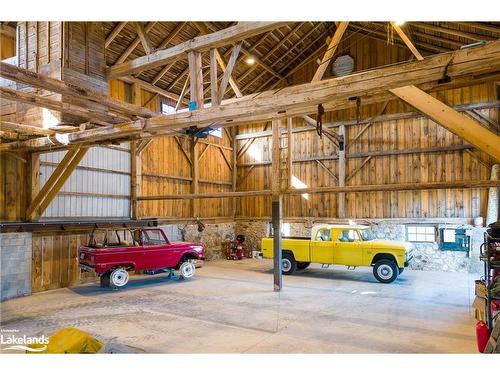 469018 Grey 31 Road, Feversham, ON - Indoor Photo Showing Garage