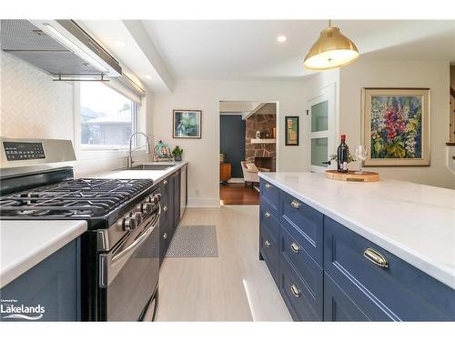 62 Lockhart Road, Collingwood, ON - Indoor Photo Showing Kitchen