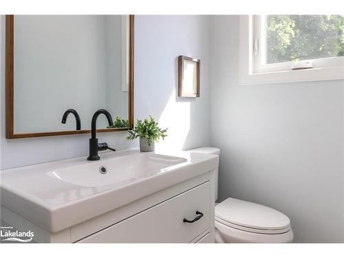 62 Lockhart Road, Collingwood, ON - Indoor Photo Showing Bathroom