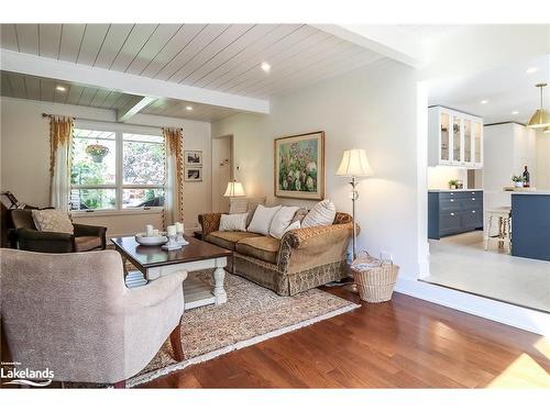 62 Lockhart Road, Collingwood, ON - Indoor Photo Showing Living Room