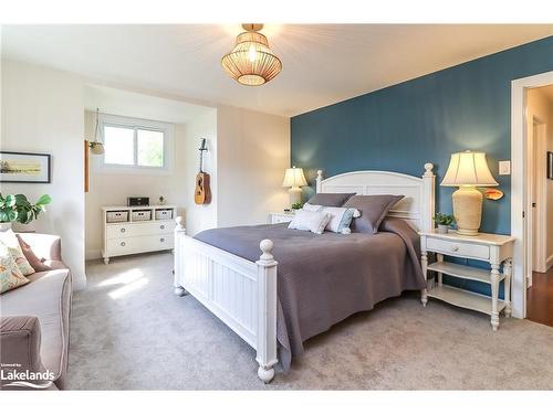 62 Lockhart Road, Collingwood, ON - Indoor Photo Showing Bedroom