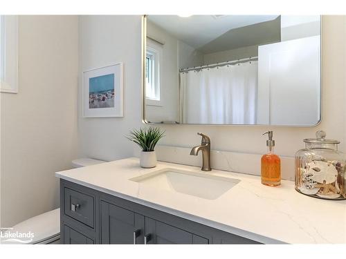 62 Lockhart Road, Collingwood, ON - Indoor Photo Showing Bathroom