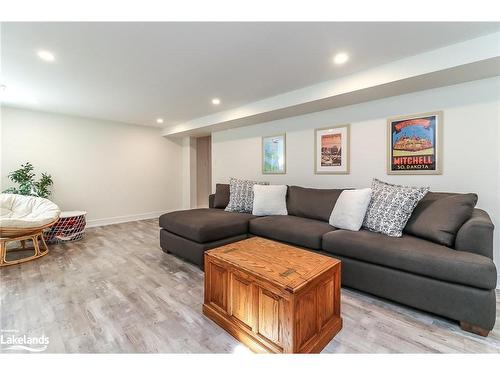 62 Lockhart Road, Collingwood, ON - Indoor Photo Showing Living Room