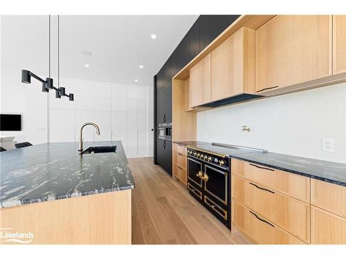 100 Barton Boulevard, The Blue Mountains, ON - Indoor Photo Showing Kitchen With Upgraded Kitchen