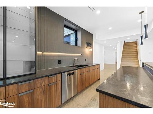 100 Barton Boulevard, The Blue Mountains, ON - Indoor Photo Showing Kitchen