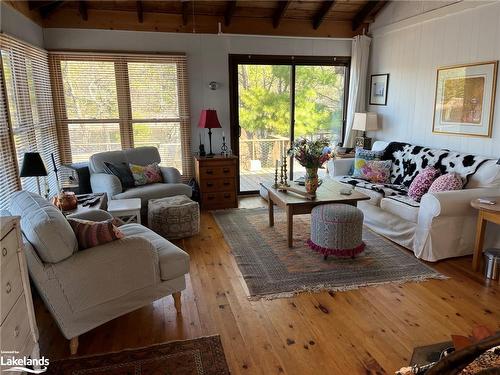 1260 Georgian Bay Island, Pointe Au Baril, ON - Indoor Photo Showing Living Room