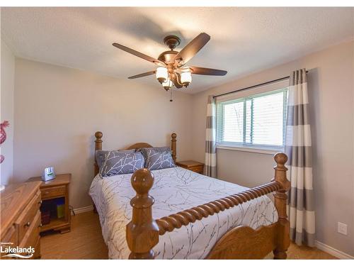 2A Wallis Street, Oro-Medonte, ON - Indoor Photo Showing Bedroom