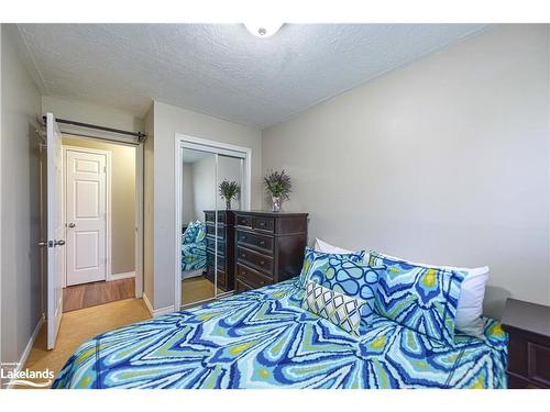 2A Wallis Street, Oro-Medonte, ON - Indoor Photo Showing Bedroom