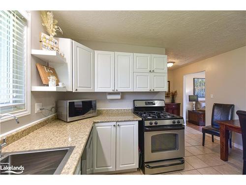 2A Wallis Street, Oro-Medonte, ON - Indoor Photo Showing Kitchen