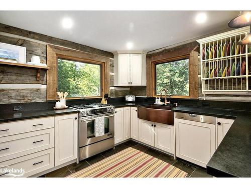 155 Aspen Way, The Blue Mountains, ON - Indoor Photo Showing Kitchen