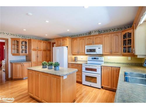 8485 Highway 93, Tiny, ON - Indoor Photo Showing Kitchen With Double Sink