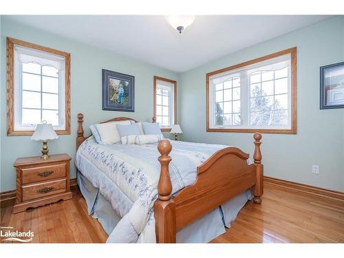 8485 Highway 93, Tiny, ON - Indoor Photo Showing Bedroom