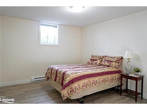 8485 Highway 93, Tiny, ON - Indoor Photo Showing Bedroom