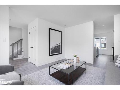 110 Emerson Way, Durham, ON - Indoor Photo Showing Living Room