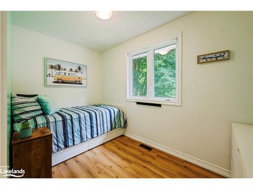 506097 Highway 89, Mulmur, ON - Indoor Photo Showing Bedroom