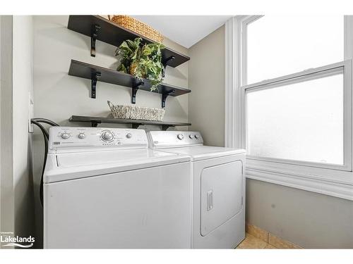 16 Alice Street, Hamilton, ON - Indoor Photo Showing Laundry Room