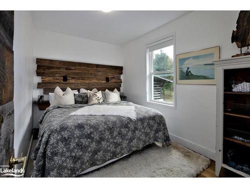 495529 2 Grey Road, Ravenna, ON - Indoor Photo Showing Bedroom