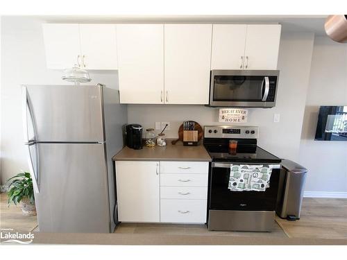 123 Sandhill Crane Drive, Wasaga Beach, ON - Indoor Photo Showing Kitchen With Stainless Steel Kitchen