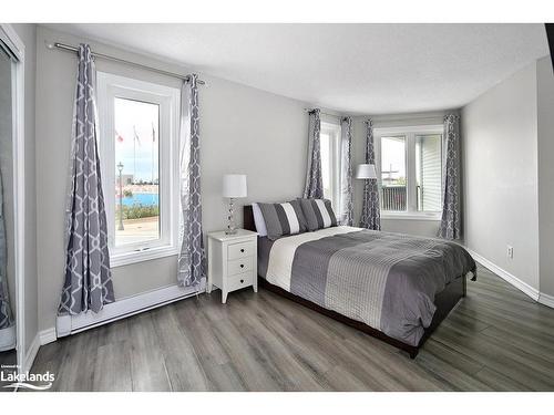 1-1 Spruce Street, Wasaga Beach, ON - Indoor Photo Showing Bedroom