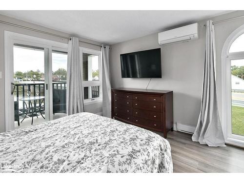 1-1 Spruce Street, Wasaga Beach, ON - Indoor Photo Showing Bedroom