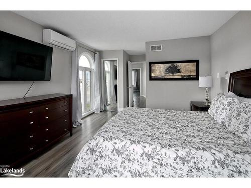 1-1 Spruce Street, Wasaga Beach, ON - Indoor Photo Showing Bedroom