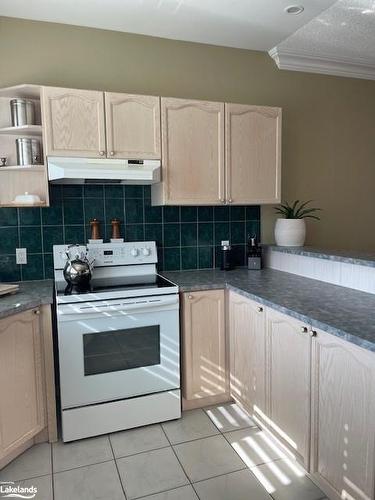 12 Cranberry Surf, Collingwood, ON - Indoor Photo Showing Kitchen