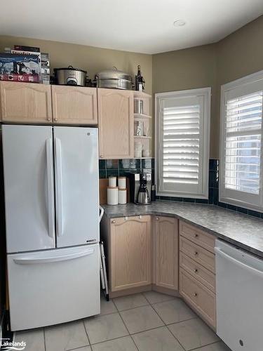 12 Cranberry Surf, Collingwood, ON - Indoor Photo Showing Kitchen