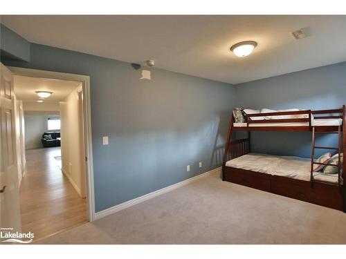 21 Waterview Road, Wasaga Beach, ON - Indoor Photo Showing Bedroom