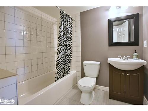 21 Waterview Road, Wasaga Beach, ON - Indoor Photo Showing Bathroom