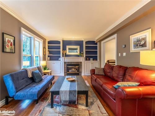 26 Coates Avenue, Bracebridge, ON - Indoor Photo Showing Living Room With Fireplace