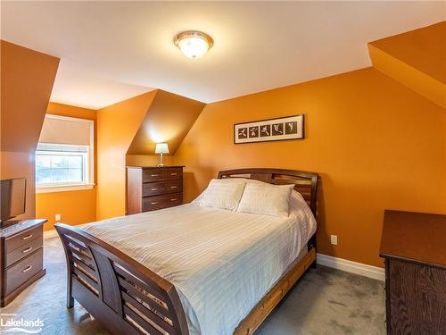 26 Coates Avenue, Bracebridge, ON - Indoor Photo Showing Bedroom